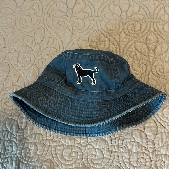 The black dog bucket hat - Picture 1 of 3